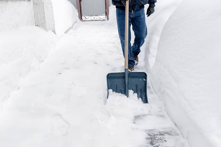 Déneigement manuel Chicoutimi